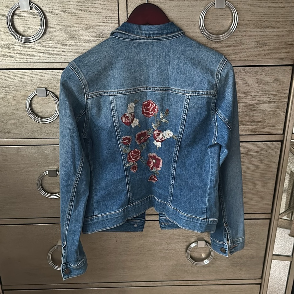 Mavi Jeans Rose Embroidered Denim Jacket (NWOT) - Picture 3 of 8
